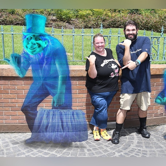 Meet your Posher, Traci - Picture 2 of 3